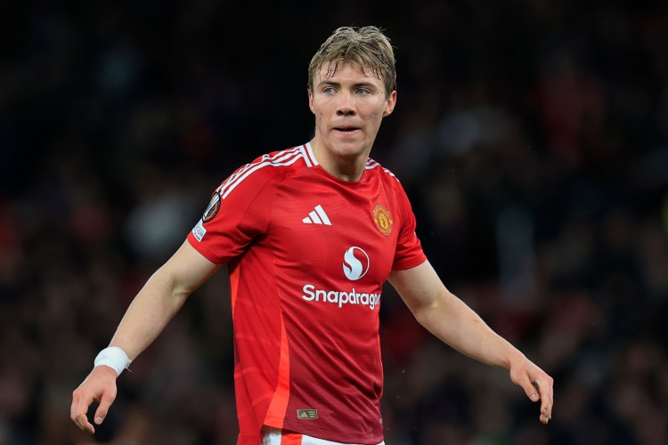 开云登录入口-邮报：霍伊伦转会那不勒斯的进程正在推进，但他仍想留在曼联