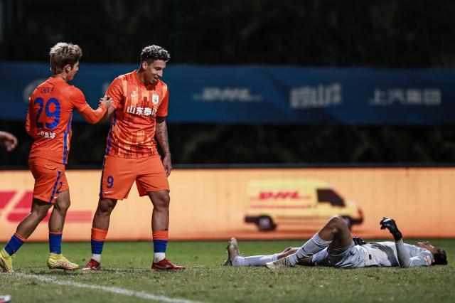 Kaiyun开云中国官网-泰山开启冲刺路孙准浩回归助阵 功勋外援被“攻心”